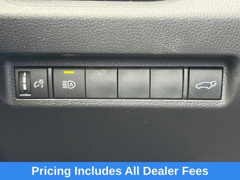 Used 2022 Toyota RAV4 XSE AWD/4WD image 15