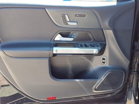 Used 2024 Mercedes-Benz GLB 250 image 20