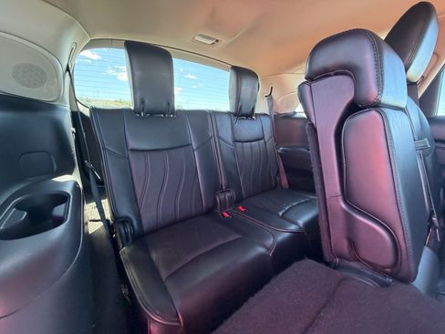 Used 2013 INFINITI JX35 AWD w/ Premium Pkg image 18