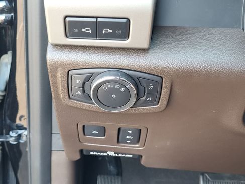 Used 2020 Ford F350 King Ranch w/ King Ranch Ultimate Package AWD/4WD image 18
