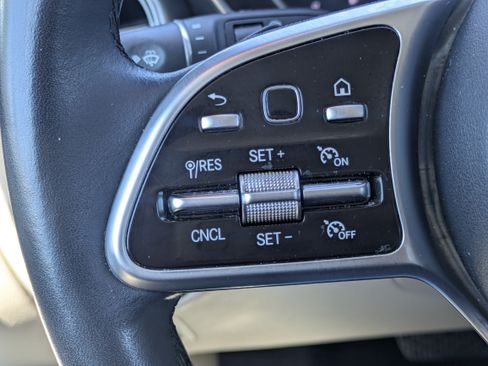 Used 2022 Mercedes-Benz GLC 300 4MATIC image 22