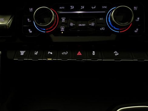 Used 2024 GMC Sierra 2500 Denali w/ Denali Reserve Package image 37