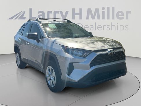 Used 2021 Toyota RAV4 LE w/ Carpet Mat Package (TMS) FWD image 7