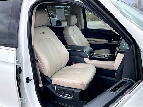 Used 2023 Ford Expedition Max Platinum RWD image 10