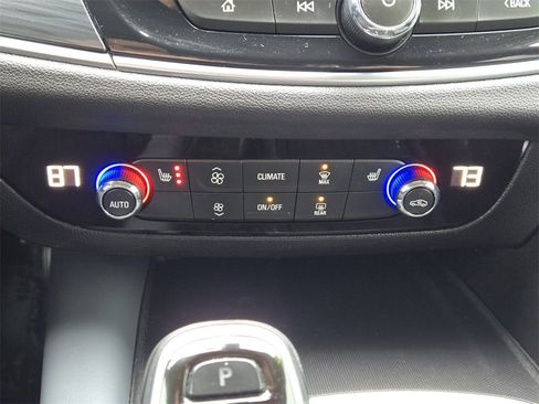 Used 2020 Buick Enclave Essence image 20