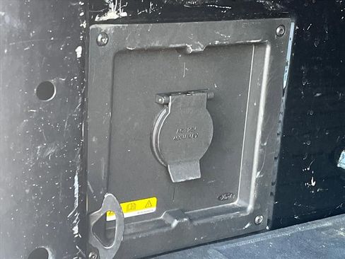 Used 2022 Ford F150 Lariat w/ Equipment Group 502A High image 32