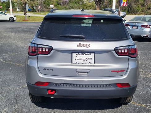 Used 2024 Jeep Compass Trailhawk AWD/4WD image 3