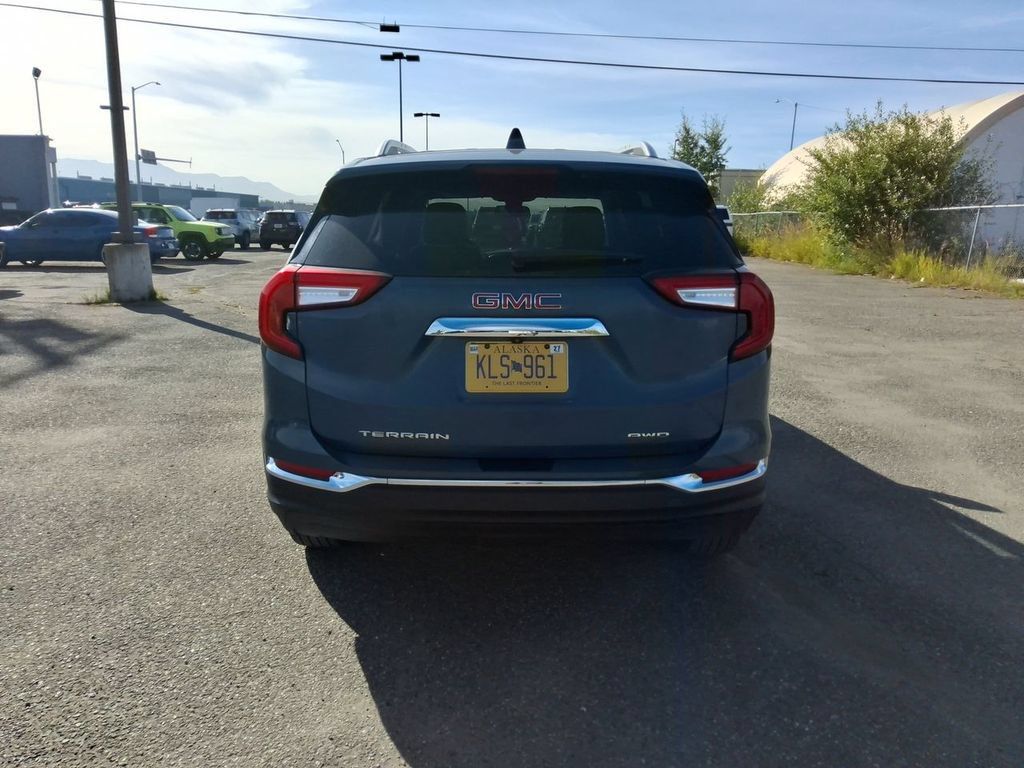 Used 2024 GMC Terrain SLT AWD/4WD image 7