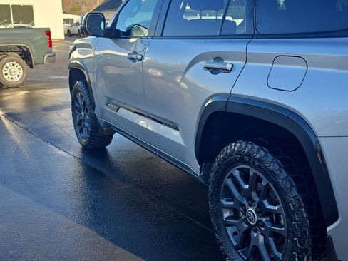 Used 2024 Toyota Sequoia image 12