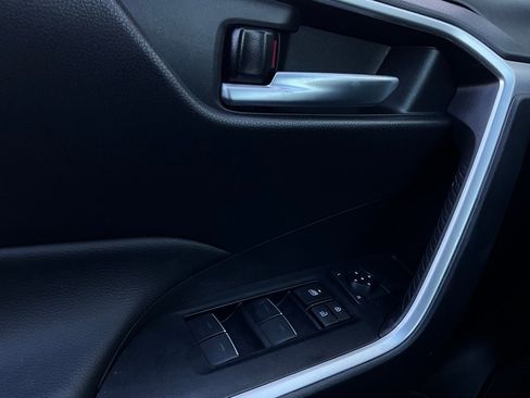 Used 2025 Toyota RAV4 XLE image 21