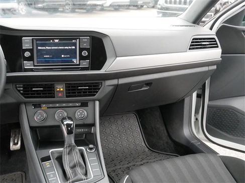 Certified 2024 Volkswagen Jetta Sport image 23