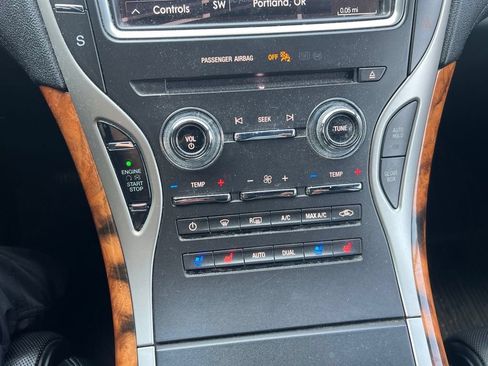 Used 2020 Lincoln Nautilus Reserve FWD image 9