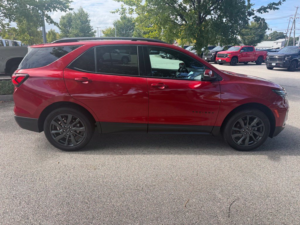 Used 2023 Chevrolet Equinox RS w/ RS Leather Package AWD/4WD image 6