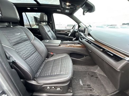 Certified 2023 Cadillac Escalade Premium Luxury Platinum image 29