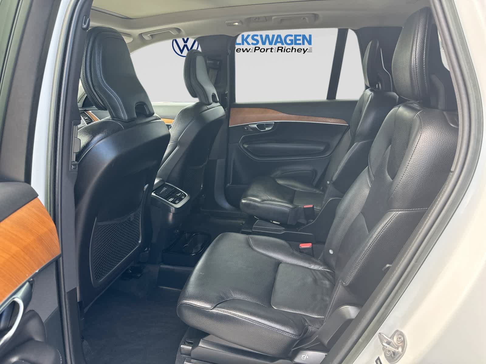 Used 2023 Volvo XC90 B6 Plus w/ Protection Package Premier AWD/4WD image 18