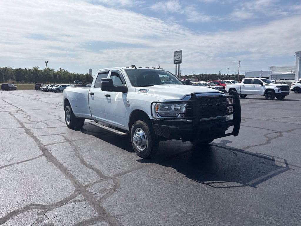Used 2023 RAM 3500 Tradesman AWD/4WD image 9