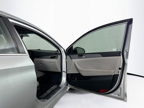 Used 2018 Hyundai Sonata SE image 31