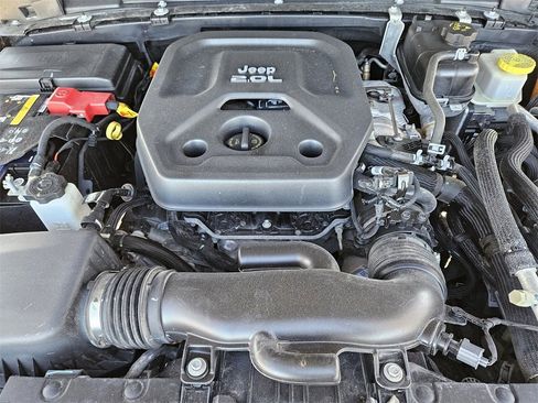 Used 2023 Jeep Wrangler Unlimited w/ Cold Weather Group image 21