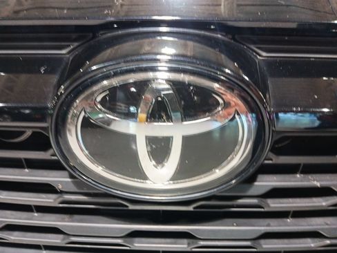 Used 2020 Toyota RAV4 XLE w/ Convenience Package AWD/4WD image 9
