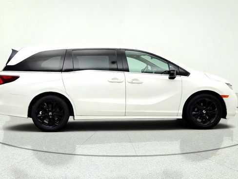 Used 2023 Honda Odyssey Sport image 4