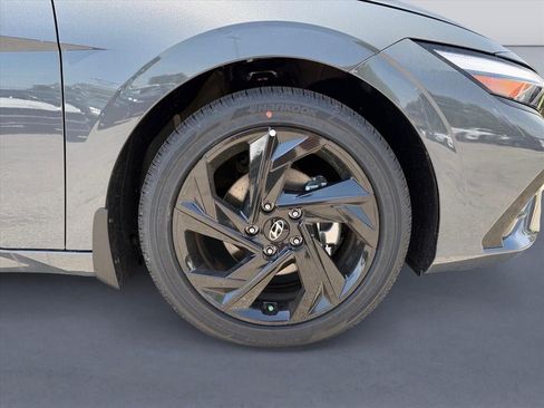 New 2026 Hyundai Elantra SEL Sport FWD image 9