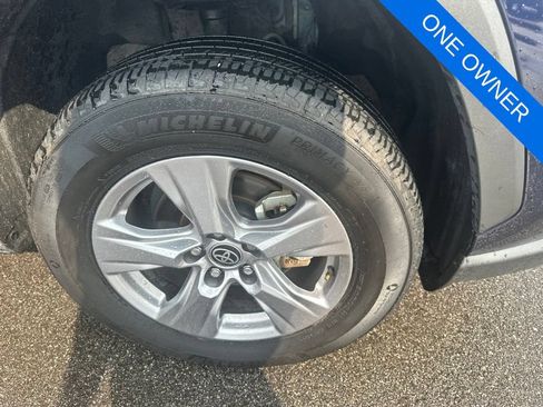 Used 2025 Toyota RAV4 XLE FWD image 32