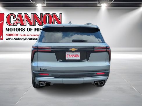 Used 2025 Chevrolet Traverse LT image 6