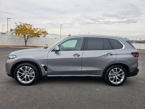 New 2026 BMW X5 xDrive40i image 3