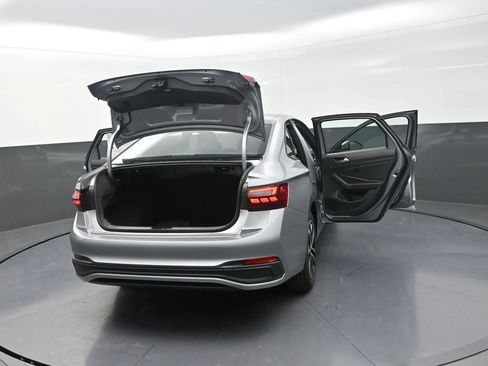 Used 2026 Volkswagen Jetta Sport FWD image 36