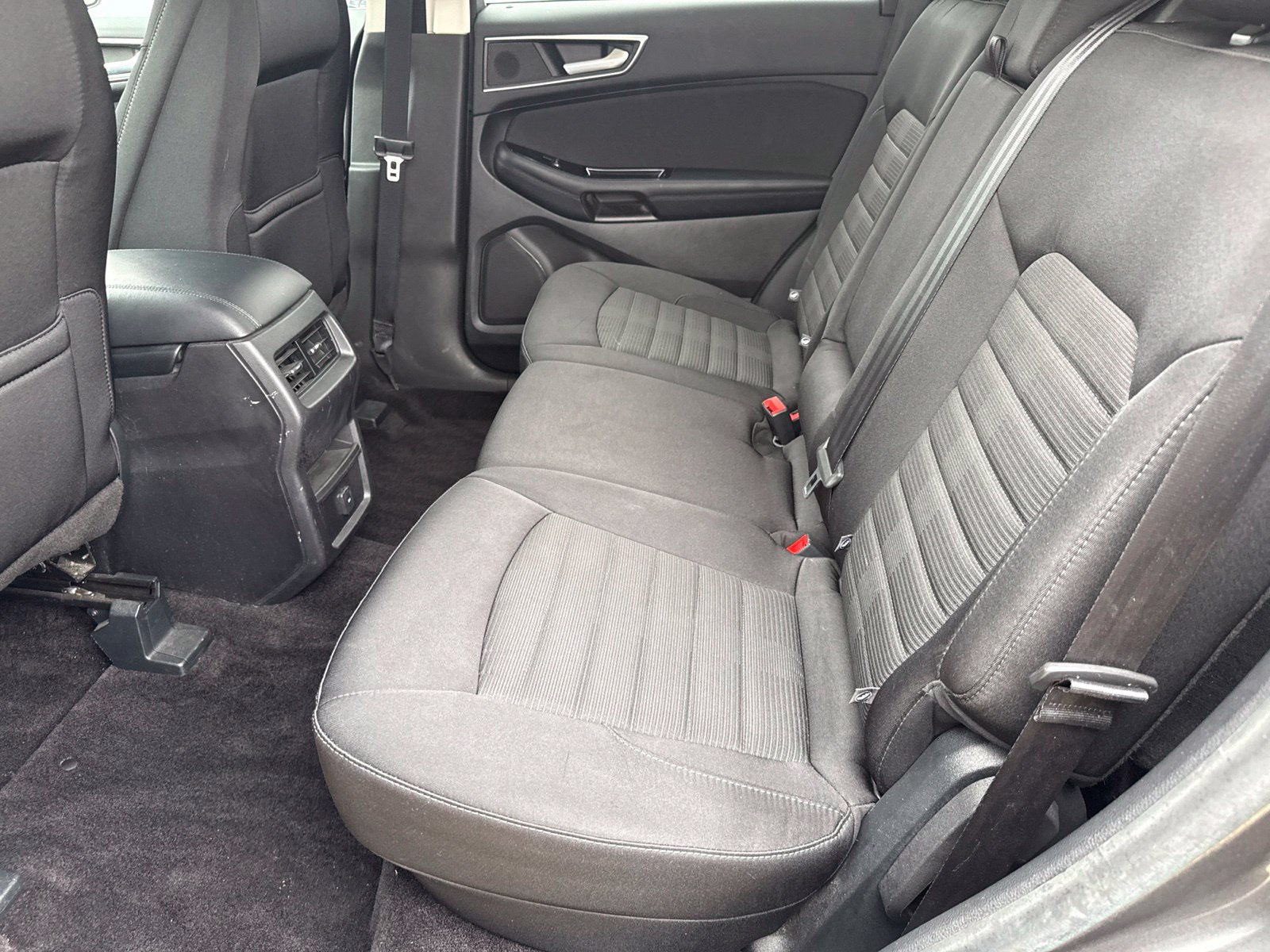 Used 2016 Ford Edge SEL FWD image 19