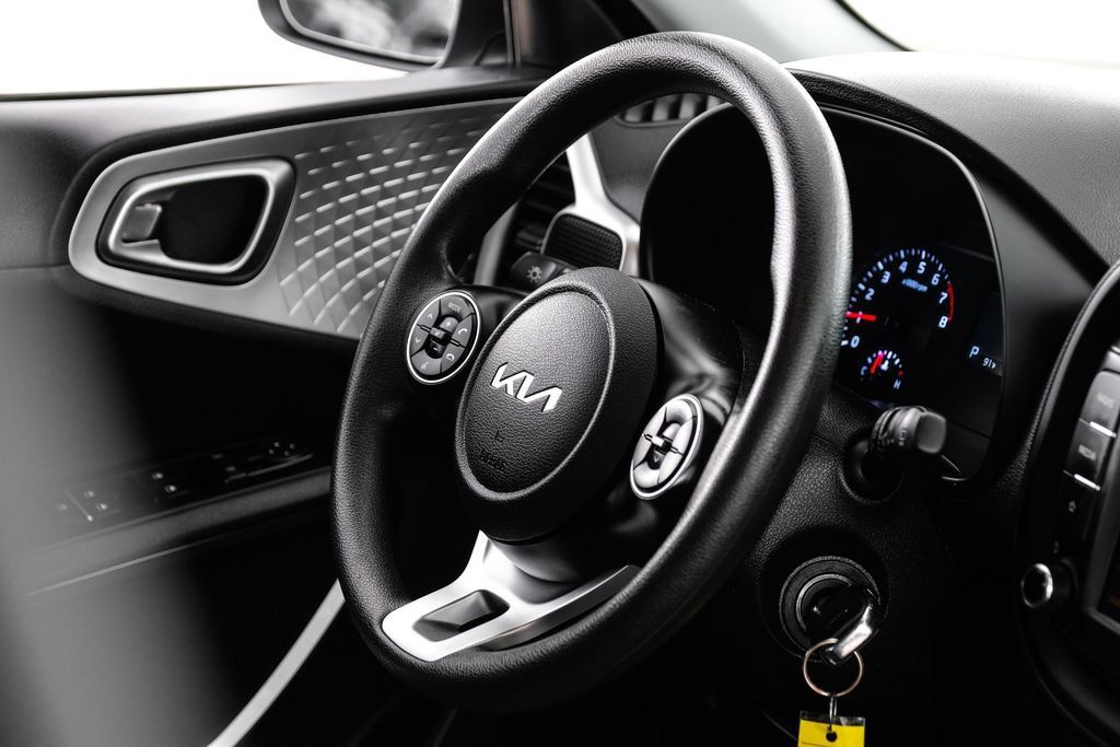 Used 2022 Kia Soul LX w/ Technology Package FWD image 13