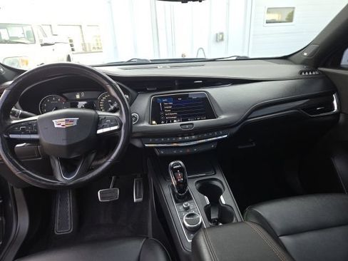 Used 2023 Cadillac XT4 Sport w/ Sun And Sound Package AWD/4WD image 5