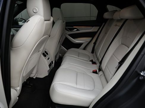 New 2026 Jaguar F-PACE R-Dynamic S image 30