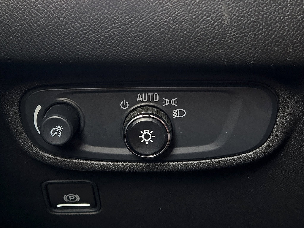 Used 2024 GMC Terrain SLE AWD/4WD image 17