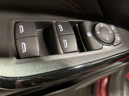 Used 2025 Chevrolet Trax RS w/ Sunroof Package image 15