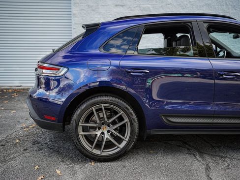 Used 2023 Porsche Macan Base w/ Premium Package Plus image 16