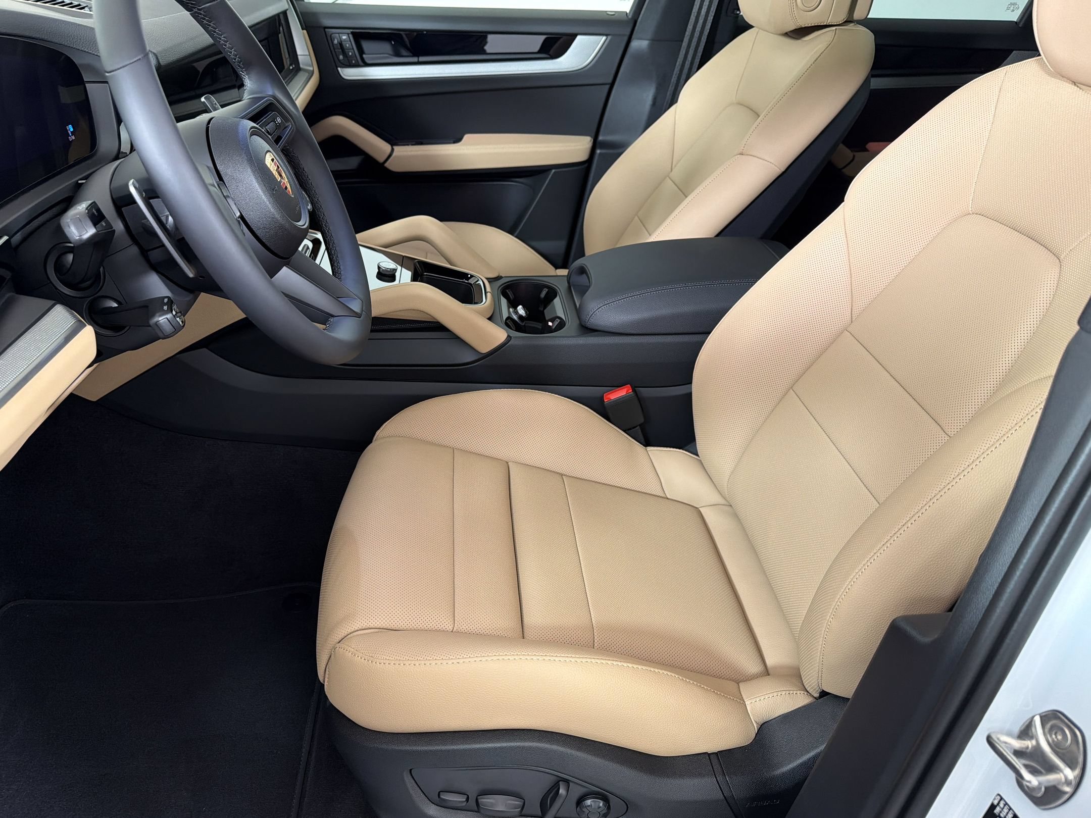 Used 2026 Porsche Cayenne AWD/4WD image 5