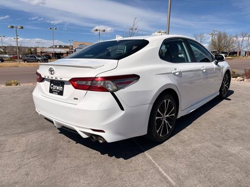 Used 2019 Toyota Camry SE image 7
