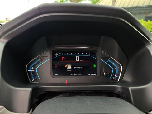 Used 2024 Honda Odyssey Touring image 34