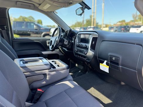Used 2018 Chevrolet Silverado 1500 LT w/ LT Convenience Package image 10