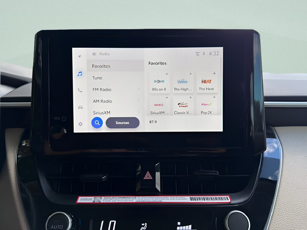 Used 2025 Toyota Corolla LE FWD image 17
