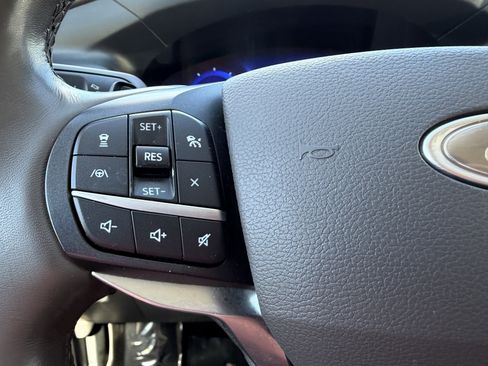 Used 2020 Ford Explorer Platinum w/ Premium Technology Package image 26