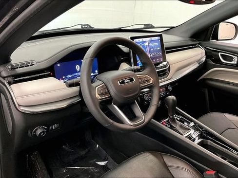 Used 2024 Jeep Compass Limited w/ Elite Group AWD/4WD image 16