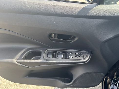 Used 2021 Nissan Versa S FWD image 10