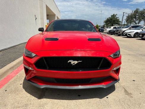 Used 2019 Ford Mustang GT RWD image 2