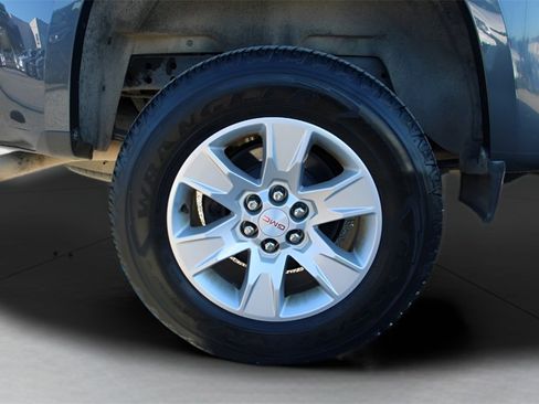 Used 2017 GMC Canyon SLE w/ SLE Convenience Package image 6