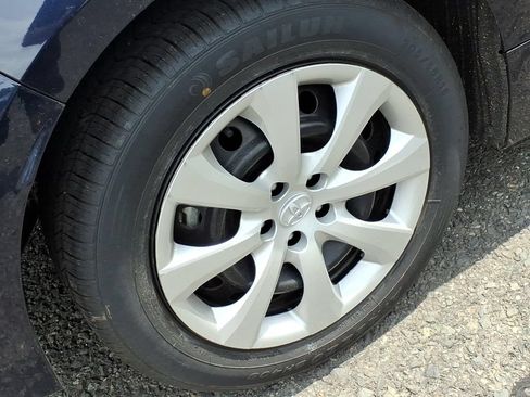 Used 2024 Toyota Corolla LE FWD image 5