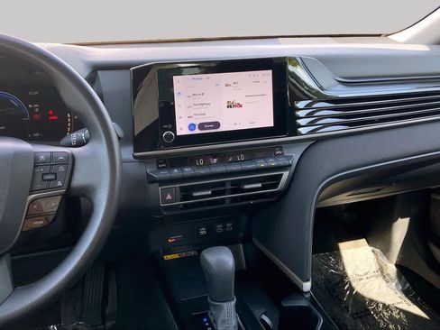 Used 2025 Toyota Camry LE FWD image 7