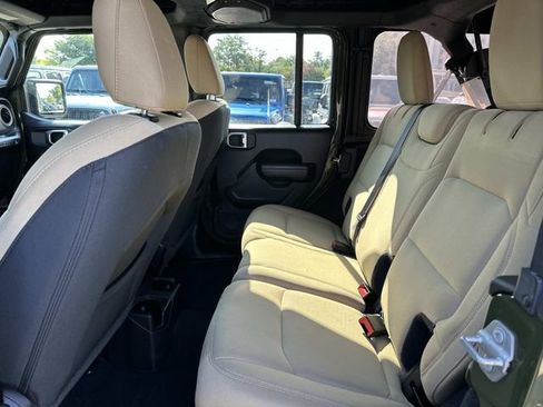 Used 2022 Jeep Wrangler Unlimited Sport AWD/4WD image 16