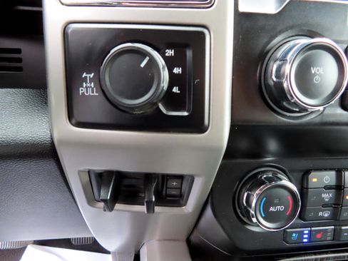 Used 2021 Ford F350 Lariat image 40